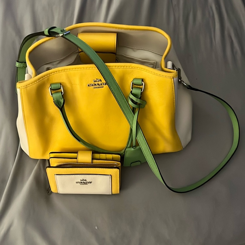 Coach purse with matching accessories